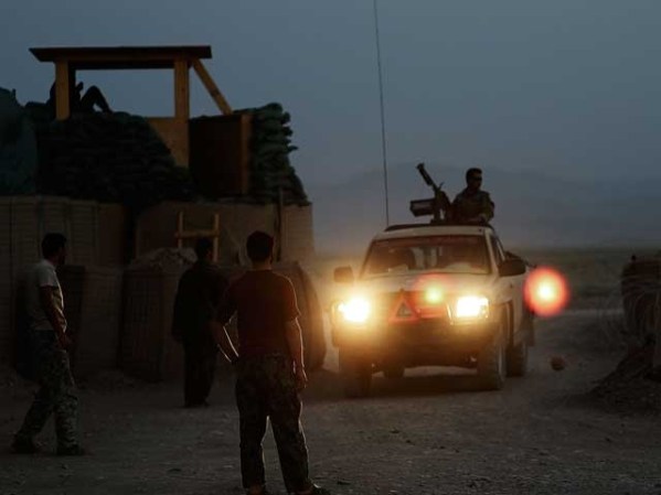 La noche cae sobre un campamento que comparten tropas estadounidenses y afganas, en Herat.