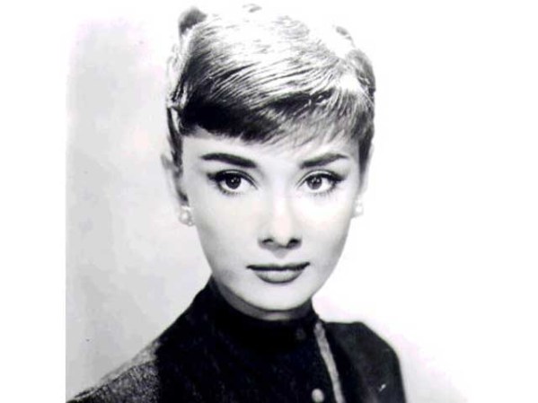 Audrey Hepburn, estrella del filme "Breakfast at Tiffany's" (1961), de joven.