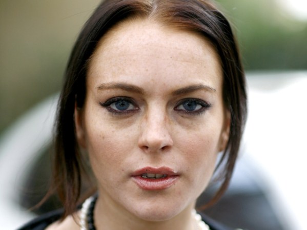 Enero, 2007: A finales de este mes Lohan ingresó a un centro de rehabilitación del que salió el 16 de febrero. En este tiempo terminó de filmar la película "I Know Who Killed Me". El cansancio en su rostro ya es palpable.