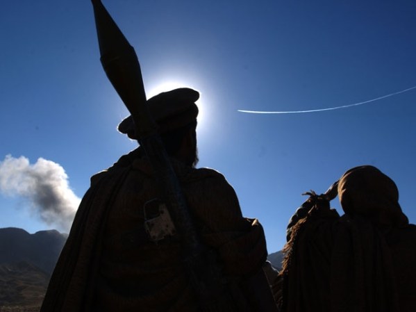 Su lente captó momentos clave de la historia mundial reciente. Por ejemplo, estuvo en las montañas de Afganistán en diciembre del 2001 cuando Estados Unidos las bombardeó en un esfuerzo infructuoso por matar a Osama Bin Laden.