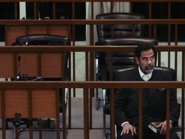 DICIEMBRE, 2006: Saddam Hussein cumple juicio en Bagdad.