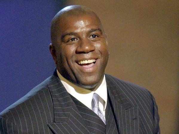 Al menos en el aspecto del amor, Magic Johnson, el basquetbolista, ha tenido entre sus brazos a unas 1,000 chicas.