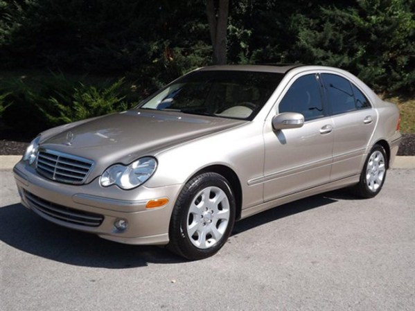 Mercedes-Benz C-Class sedan 2005-08
