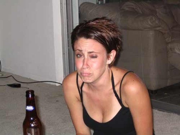 Fotos tomadas de la página que Casey Anthony mantenía en photobucket.com antes de ser juzgada y exonerada por la muerte de su hija Caley Anthony y que fueron consideradas como posible evidencia por la fiscalía.