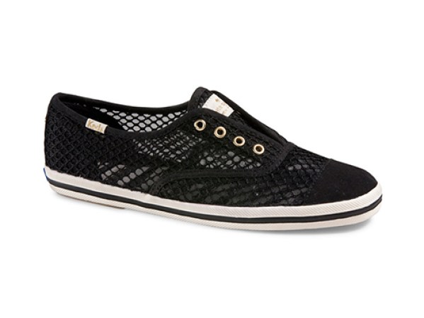 Zapatillas de Keds X Kate. Encuéntralas en keds.com, $75.