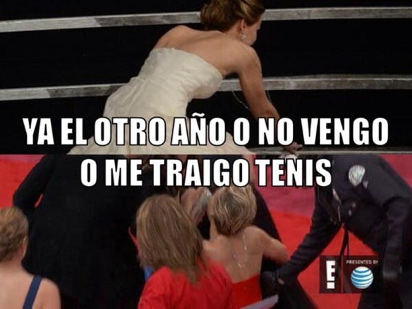 Jennifer Lawrence se ha caído ya dos veces en la entrega de premios.