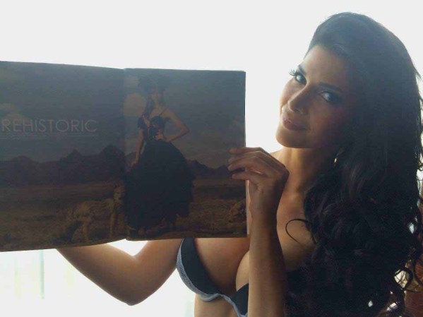 Micaela Schäfer: Pura belleza alemana contra Argentina.