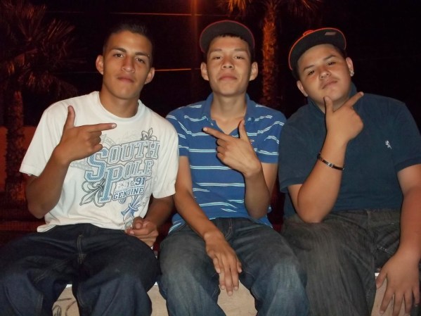Fotos de presuntos sicarios del narcotrafico en Nuevo Laredo, Tamaulipas, México, difundidas por la página web Blog del Narco.