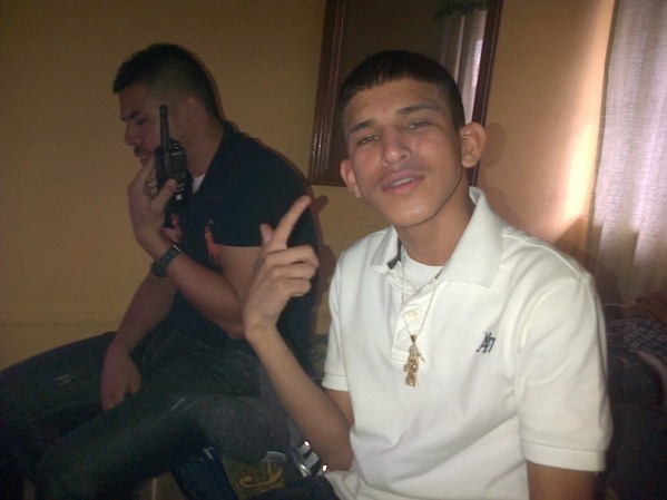 Fotos de presuntos sicarios del narcotrafico en Nuevo Laredo, Tamaulipas, México, difundidas por la página web Blog del Narco.