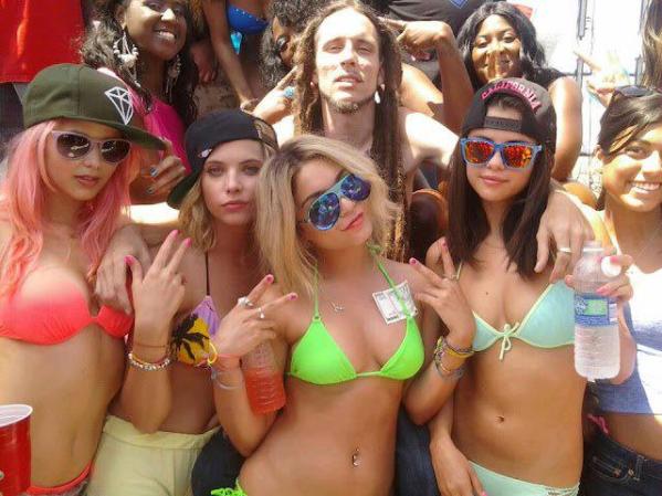 Spring Breakers estreno primaveral. Puro entretenimiento juvenil.