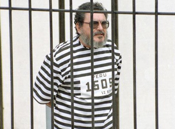 Abimael Guzmán dirigió bajo el seudónimo de "Camarada Gonzalo" la sangrienta insurgencia de Sendero Luminoso en Perú durante la década de 1980 hasta ser capturado en 1993. Ahora cumple cadena perpetua.