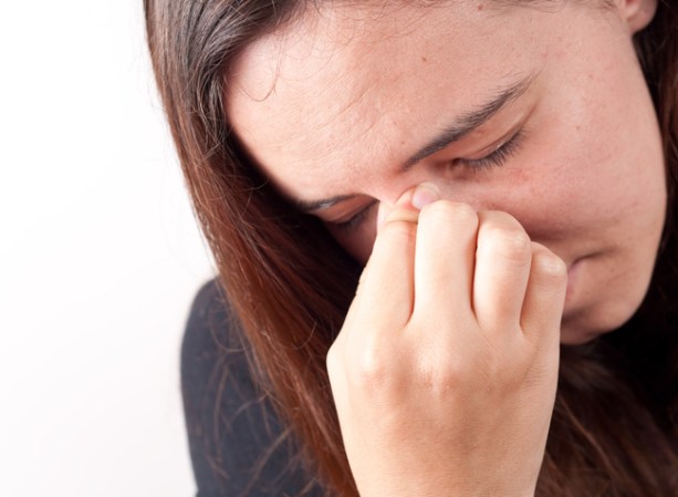 Nariz congestionada, el 90% de las personas que se quejan de dolor de cabeza por sinusitis era en realidad migraña.