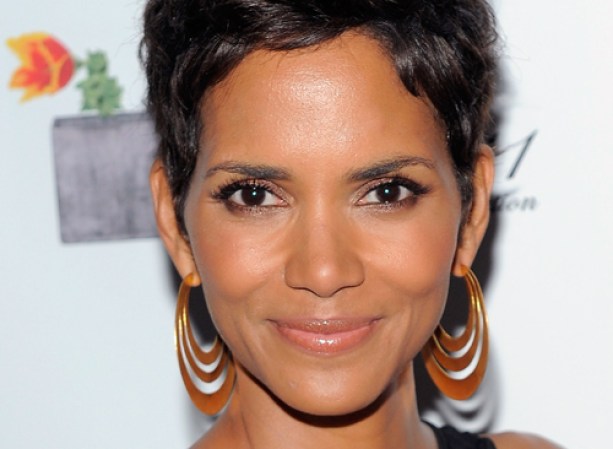Halle Berry<br /> Es una de las cuarentonas más sexis de Hollywood, y sus labios forman parte de su atractivo. Los colores nude, o naturales, para los labios siguen de moda esta temporada.