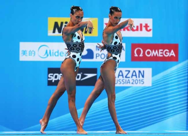 Si creías que las sirenas no existían, mira estas espectaculares imágenes y disfruta de unos cuerpos perfectos y unas acrobacias que te dejarán con la boca abierta.