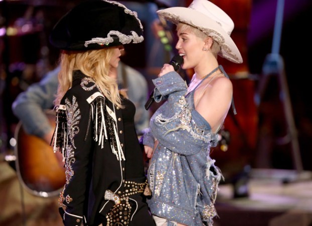 También desplegó toda su locura y sensualidad en dueto con Madonna.