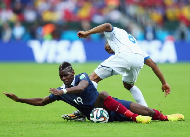 Luego que un penal cobrado por Karim Benzema adelantó a Francia en el epílogo del primer tiempo, el Mundial puso a prueba la tecnología que ayuda a los árbitros para determinar si el balón efectivamente cruzó la raya de gol.