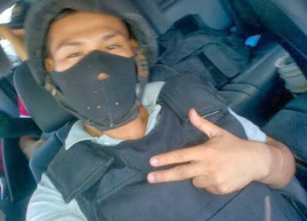 Fotos de presuntos sicarios del narcotrafico en Nuevo Laredo, Tamaulipas, México, difundidas por la página web Blog del Narco.