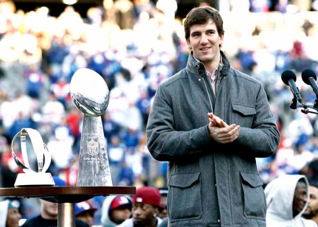 5 DE FEBRERO: El poco reconocido Eli Manning logró conseguir su segundo campeonato del Super Bowl, incluído su segundo premio de Jugador Más Valioso.