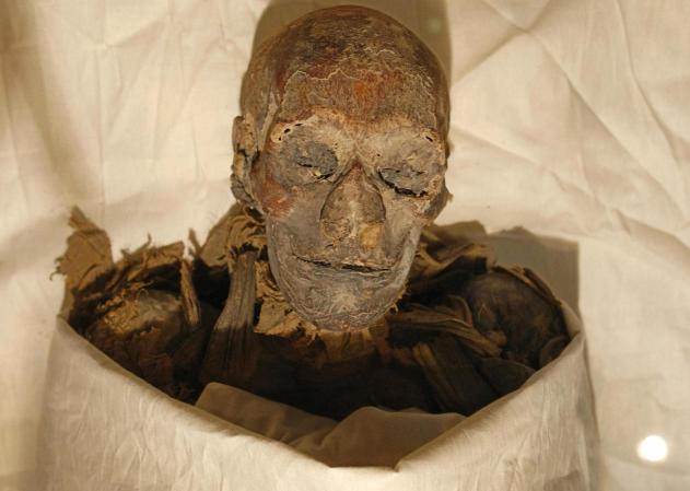 Hatshepsut, una reina egipcia (faraona) de las más famosas. Reinó del 1479 al 1458 (a.C.), unos 21 años, declarándose faraona a la muerte de su esposo Tuthmosis II.
