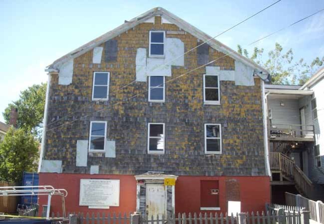 Este sitio fue construido en 1828 y ha servido como establecimiento de religión y escuela para afroamericanos. El Abyssinian Meeting House es el tercer lugar más antiguo del país, el cual era inicialmente exclusivo para personas de raza negra.