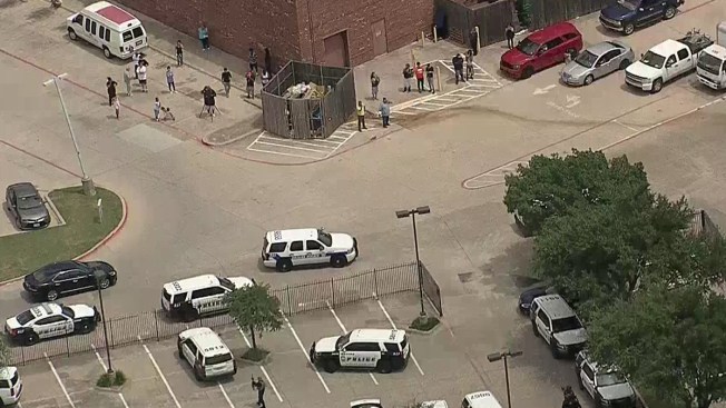 La policía evacúa un hotel en Dallas por un tiroteo — Estados Unidos