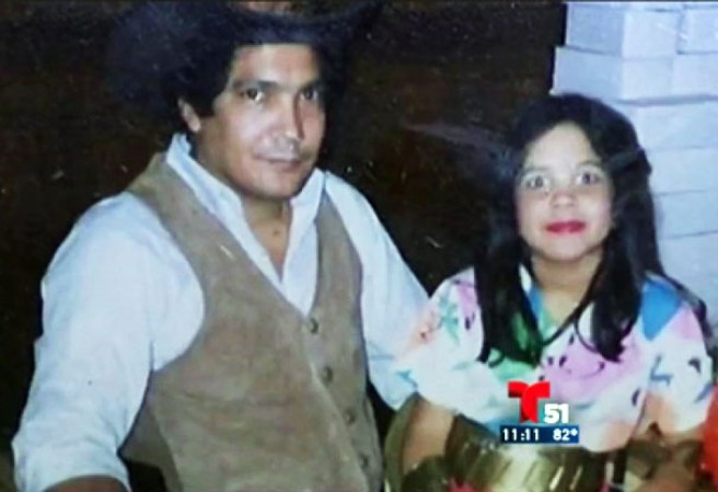 José Martínez y su hija Josely comparten juntos en esta foto.