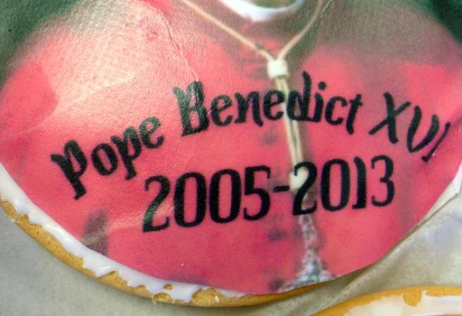 La repostería Artuso localizada en el Bronx, Nueva York, celebró su 65 aniversario por todo lo alto con su nueva creación: “Galletas papales” con imágenes del papa Francisco y Benedicto XVI.