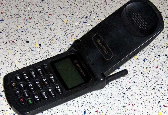 El Motorola StarTac sin duda fue uno de los favoritos de toda la historia cuando hizo su debut en el 1996.
