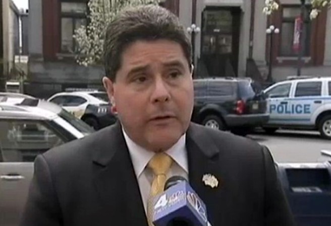 El alcalde de West New York, Felix Roque, habló personalmente con Ailina, y dijo que aquello parece un velorio.