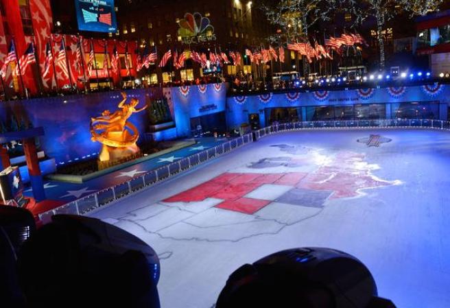 Un mapa ilustrativo fue colocado en la pista de hielo del Rocker Center Plaza.