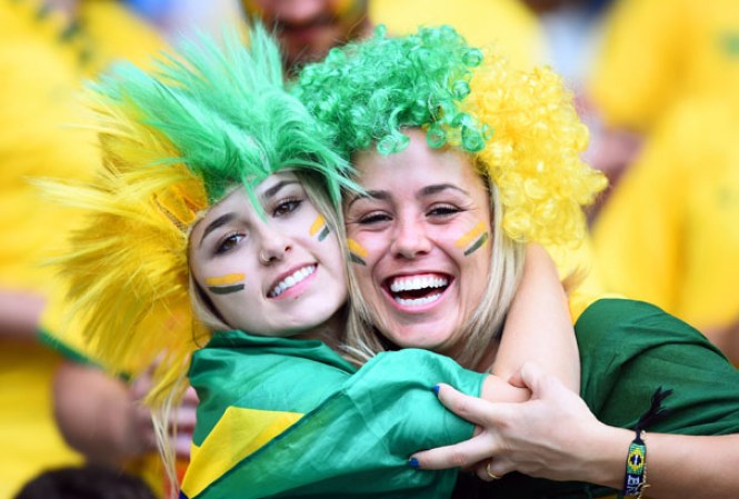 La fiesta del mundial es color, baile y bellezas. Aquí las fans más bellas de este mundial 2014.