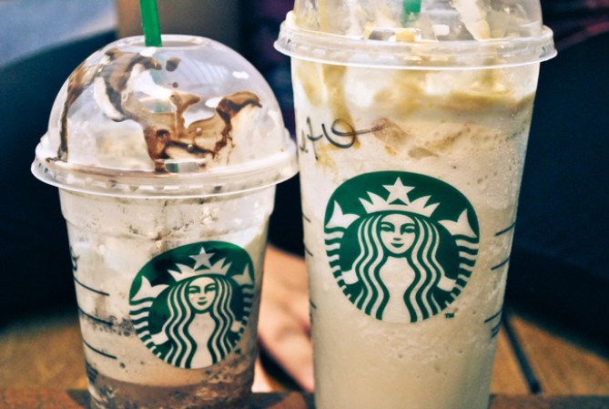 Starbucks café. Bien, compraste un café, bien por ti.