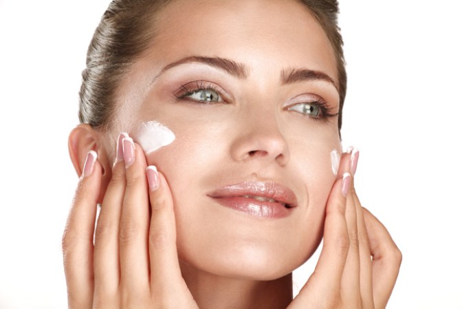Un buen producto dermatológico siempre tendrá un precio alto, pero hay que estar consiente que no existe una formula mágica que evite el envejecimiento.