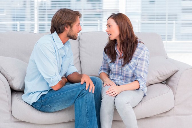 2.- “Te escucho.” A las mujeres les gusta que les pongan atención.