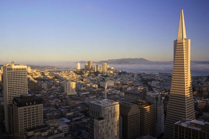 La ciudad californiana, además de playas hermosas, tiene grandes oportunidades para las mujeres que inician su carrera laboral y quieren destacar en el mundo de las Tecnologías de Información y la tecnología.