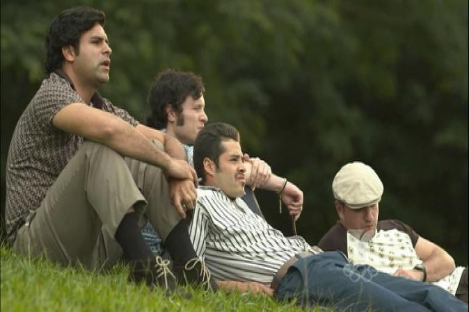 "El Patrón del Mal" con sus más allegados amigos y familiares, jura conseguir a toda costa un millón de pesos a la edad de 25 años o de lo contrario se quitará su vida.