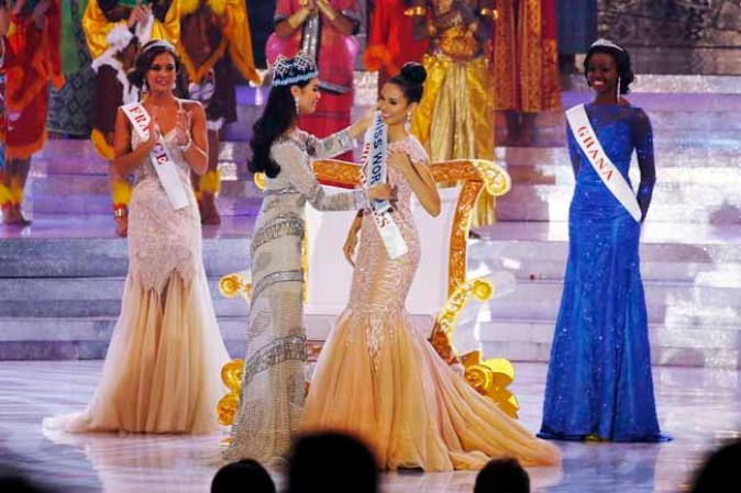 La belleza filipina, estudiante de Dirección cinematográfica, se quedó sin palabras tras su nombramiento, aunque no se echó a llorar como suele ocurrir en estos eventos.