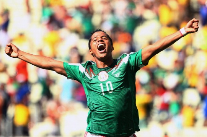 Giovani Dos Santos abrió la cuenta por México a los 47 minutos.