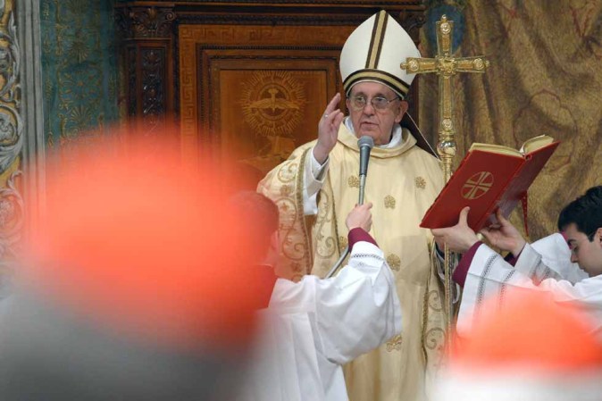 El argentino Jorge Mario Bergoglio se dirigió a la Basílica de Roma, Diócesis de la que es titular como nuevo Papa, para realizar un rezo en privado ante el altar de la Virgen, según informan los medios de comunicación italianos.