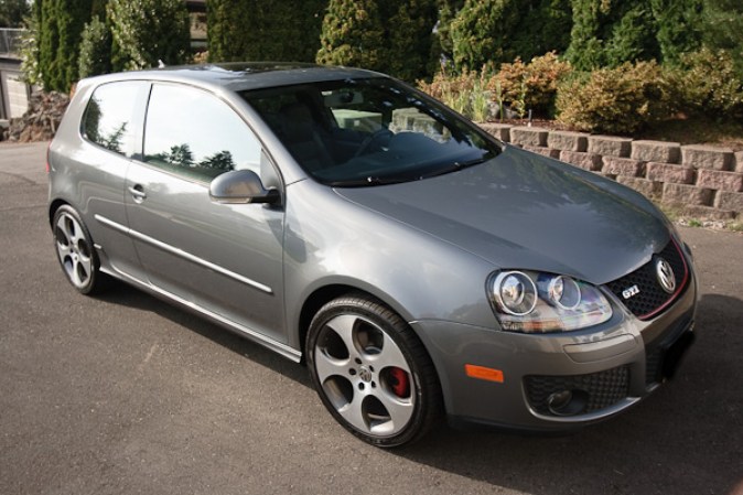 Volkswagen GTI: Aunque no es el mejor en funcionamiento, en general es uno de los mejores hatchbacks que existen en el mercado.