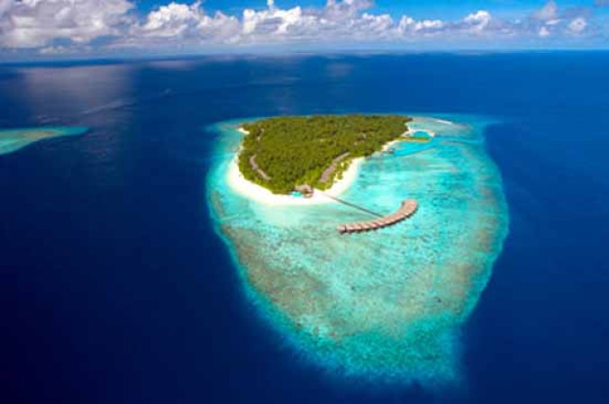 Los Maldives.<br /><br />Es la nación más baja, ya que esta solo a 8 pies por encima del nivel del mar. El calentamiento global y disolución de las capas antárticas pondrán fin a esta isla.