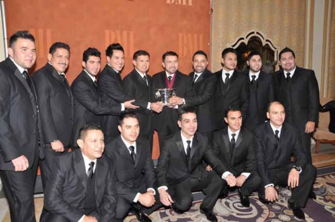Los integrantes de la agrupación recibieron el reconocimiento durante la ceremonia celebrada el jueves 21 de marzo en el Hotel Bellagio, de Las Vegas.