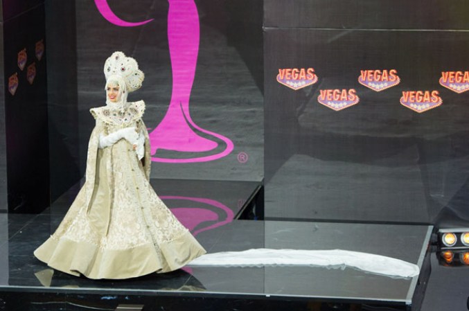 Elmira Abdrazakova, Miss Rusia