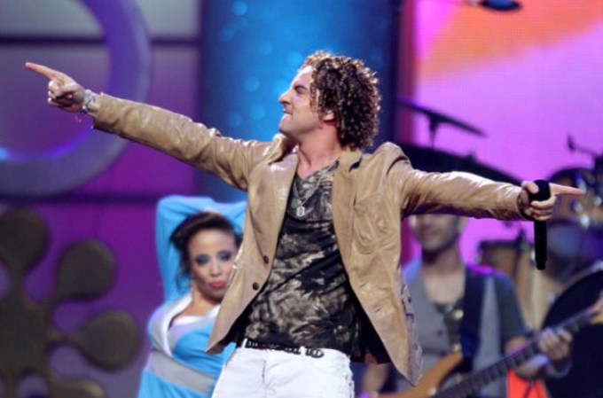 David Bisbal volvió a llenar de fiesta y romance el escenario de los Billboard a la música Latina en la edición de 2011.