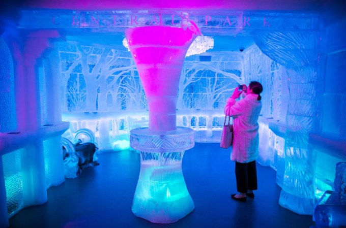 Para dicha obra se utilizó un hielo especial, que destella más claridad, proveniente de Canadá, Filadelfia, Las Vegas y Minneapolis.