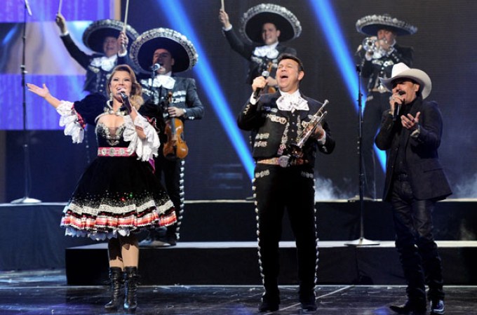 Diana Reyes, Jose Hernandez y el Chapo de Sinaloa en los Billboard Mexicanos 2013.