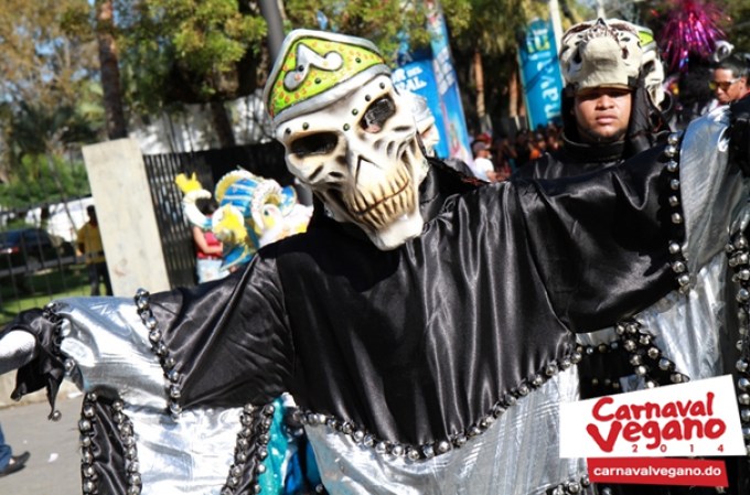 Imágenes del Carnaval Vegano 2014 desde la Vega, República Dominicana.