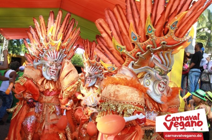 Imágenes del Carnaval Vegano 2014 desde la Vega, República Dominicana.