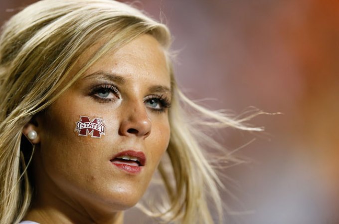 Con la temporada del "footbal" de la NFL y el colegial salen a relucir también muchas bellezas.