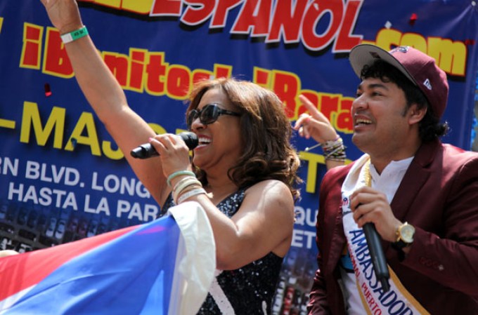 Miles de boricuas acapararon las calles de la Quinta Avenida de Nueva York, donde celebraron unidos y por todo lo alto el orgullo puertorriqueño.